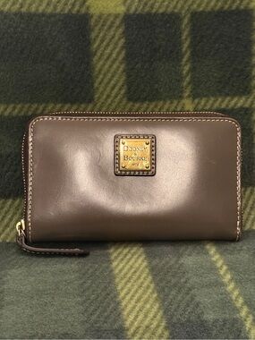 Dooney and Bourke wallet